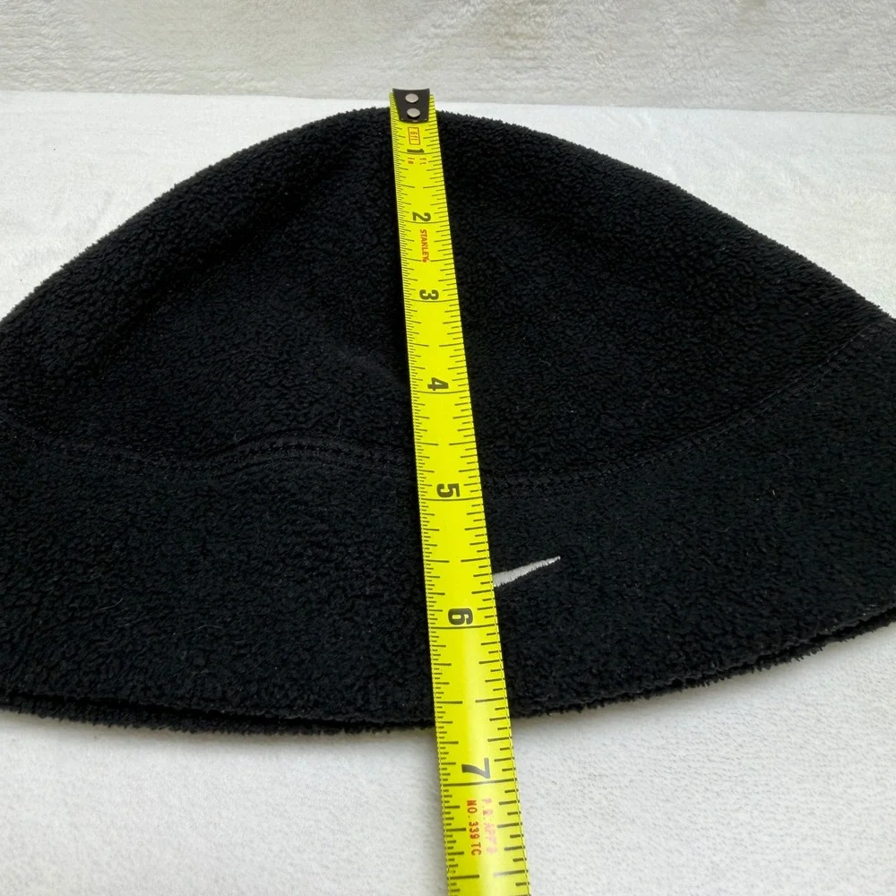 Nike Fleece Beanie Black Skull Cap Athletic Winter Hat Embroidered Swoosh Logo